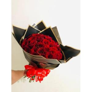 Buchón con 50 rosas rojas 31