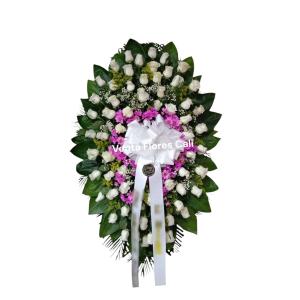 Arreglo Fúnebre de rosas y margarita 67