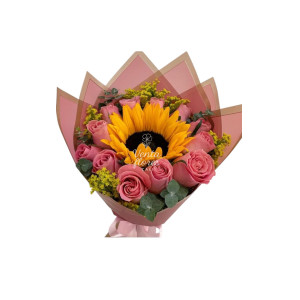 Buquet de Girasol y Rosas Rosadas con eucalipto 43