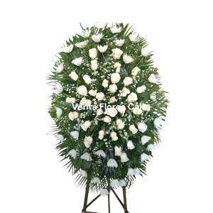 Arreglo fúnebre en rosas blancas 58